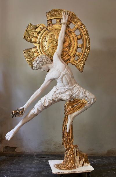 Icaro di Floriano Ippoliti, gesso, 240 cm